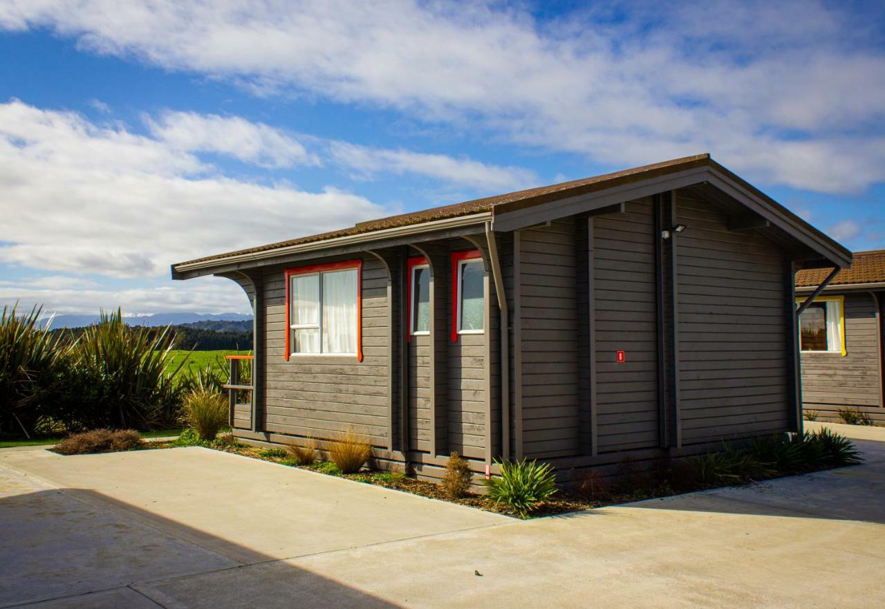 Little Wanganui Hotel Exterior photo